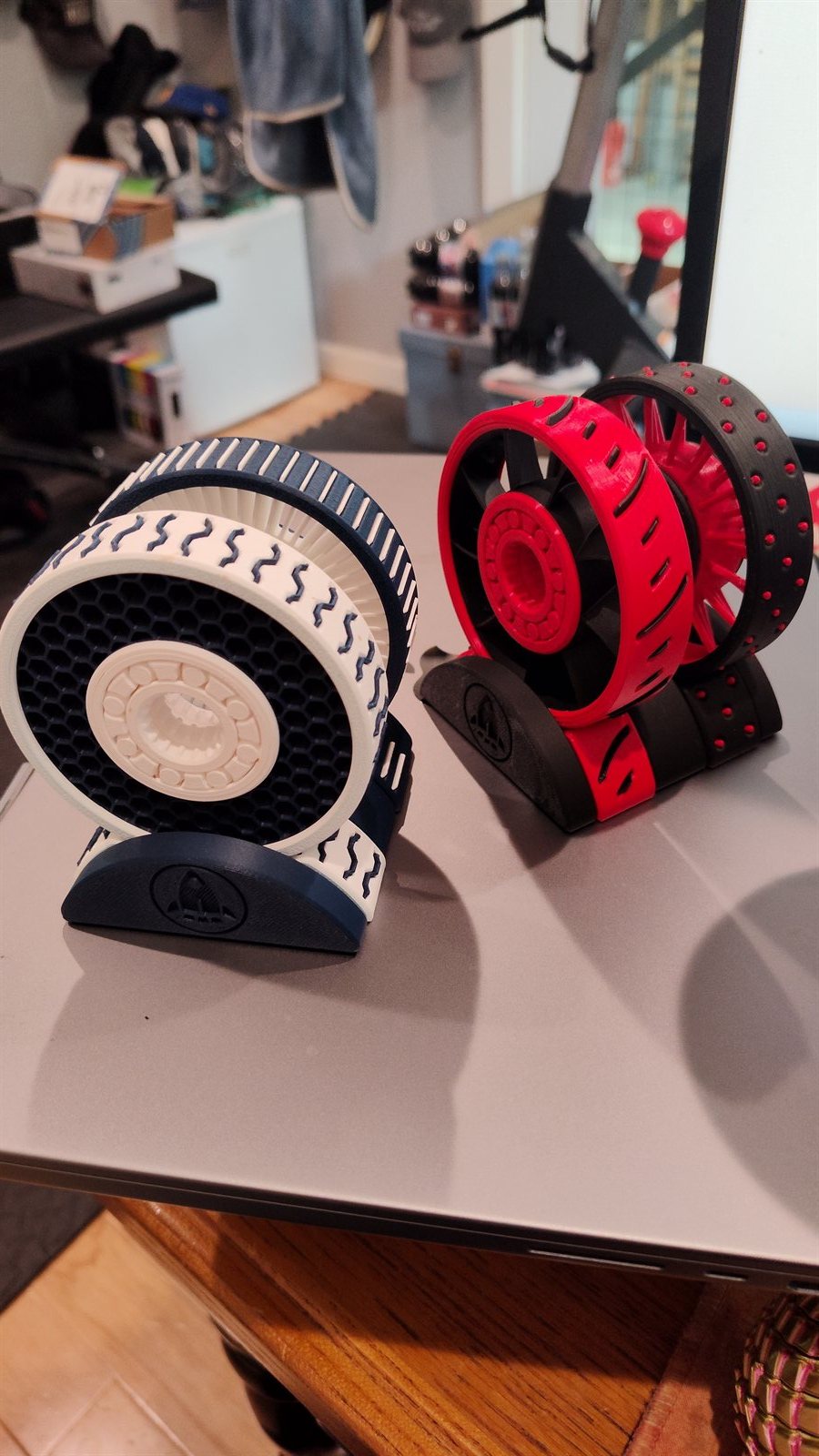 Another view of the fidget spinner set