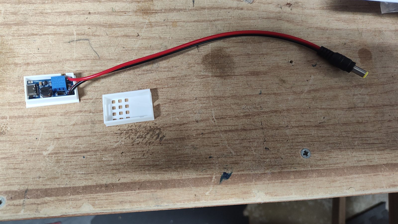 USB-C buck converter dropped into a 3D-printed case for the ATU-100